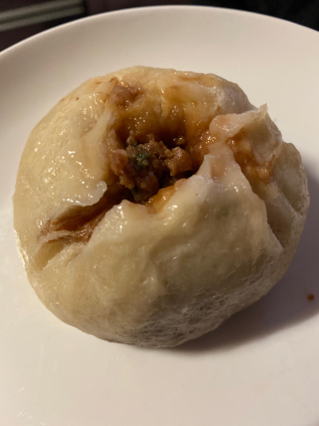 松软多汁的肉包子