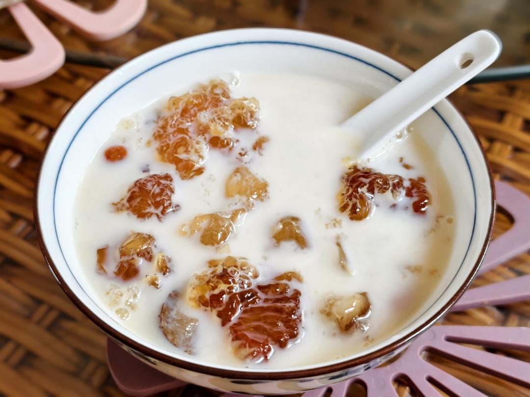 养容美颜（牛奶桃胶，雪燕，皂角米）