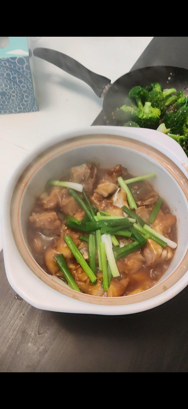 啫啫鱼煲
