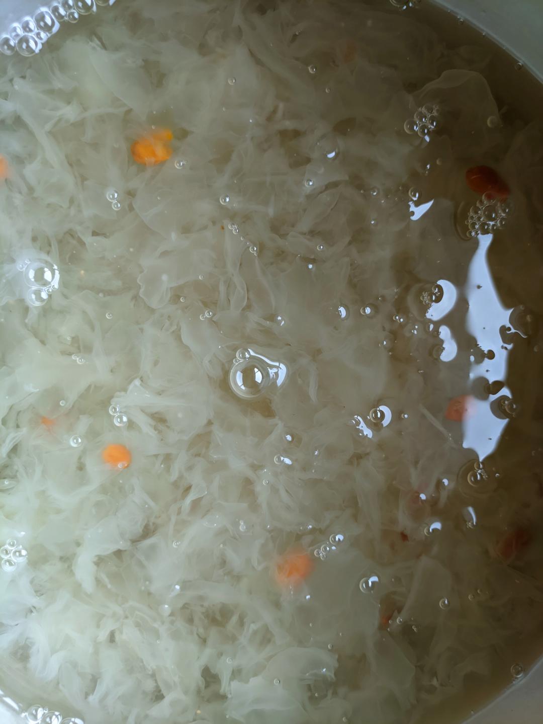 红枣枸杞银耳汤(高压锅)
