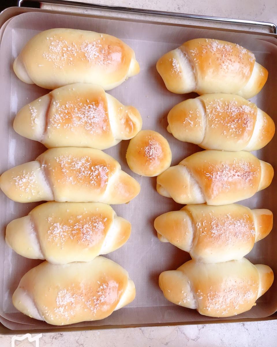 椰蓉牛角包/椰蓉卷