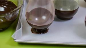 Chocolate Balloon Bowls 巧克力碗甜点 by あっ、 妄想グルメだ!的做法 步骤6