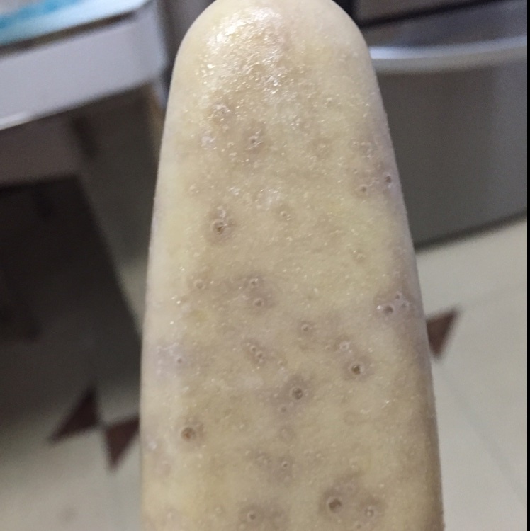 香蕉冰棍              香蕉,水,炼乳,白砂糖,冰棒