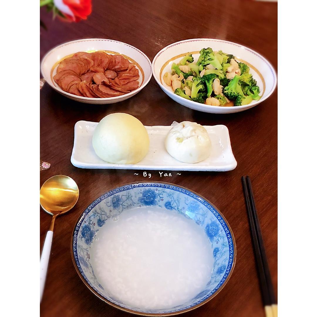 学生早餐记录