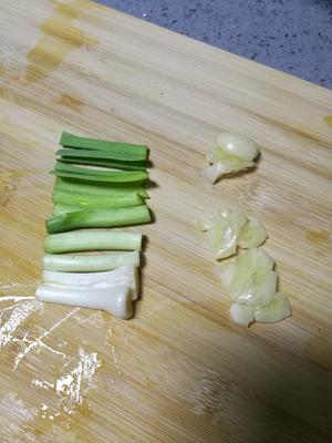 玉米青豆韭菜面疙瘩的做法 步骤3