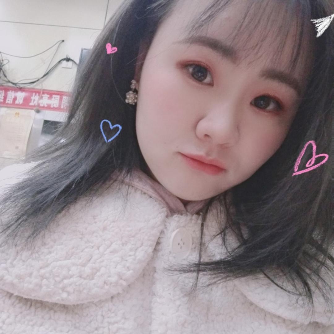 姑娘大步冲