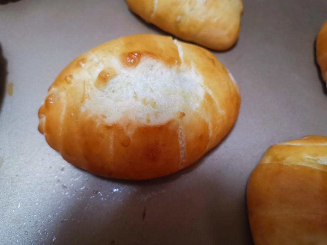 蒜香肠仔包