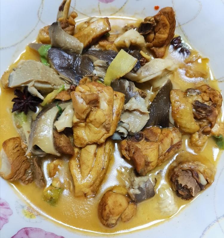 鸡腿炖蘑菇的做法