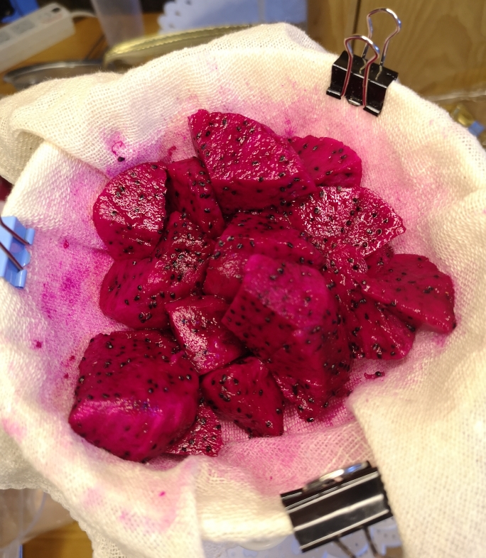 自制天然色素 粉色 生日蛋糕裱花的做法 步骤1