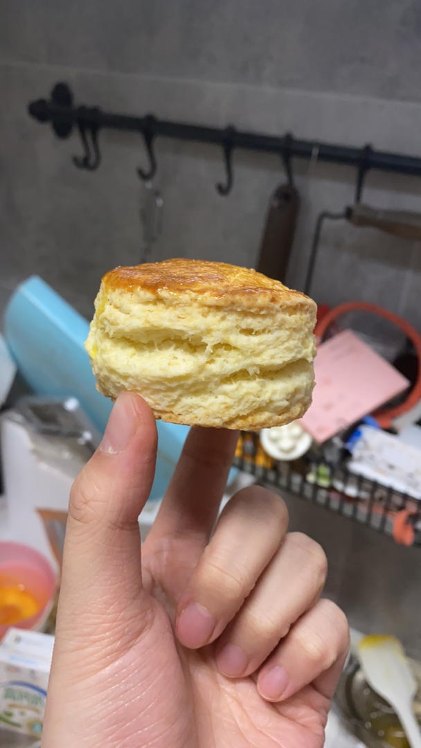 复刻英国女王私人御厨的经典司康：加映Cream Tea 经典吃法 & 如何做出松软內里、酥脆边缘的司康&司康佐醬製作