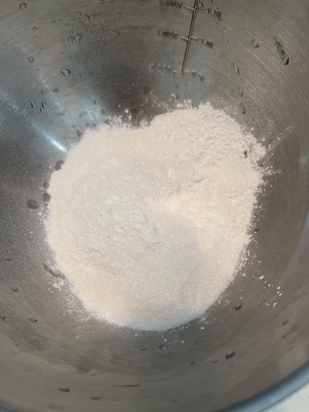 纯奶手撕吐司的做法 步骤1