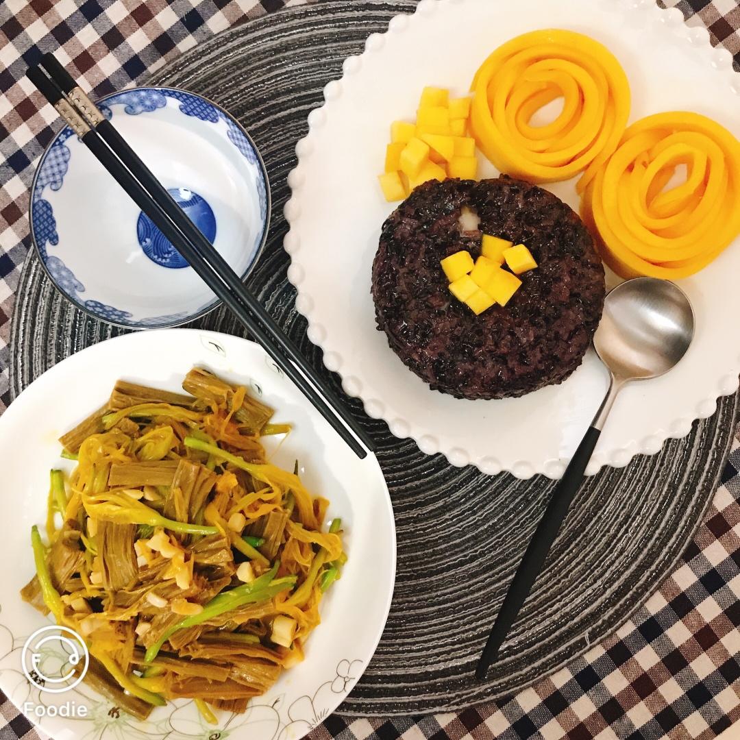 清炒黄花菜『不怕凉的那种』