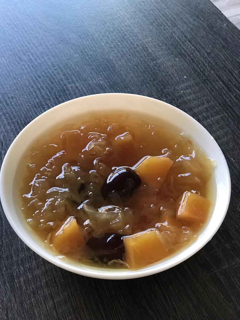 如何熬一碗黏黏糯糯的银耳羹