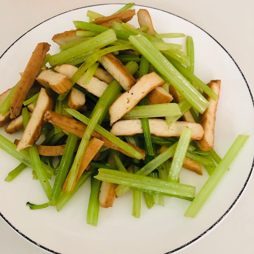 芹菜炒香干