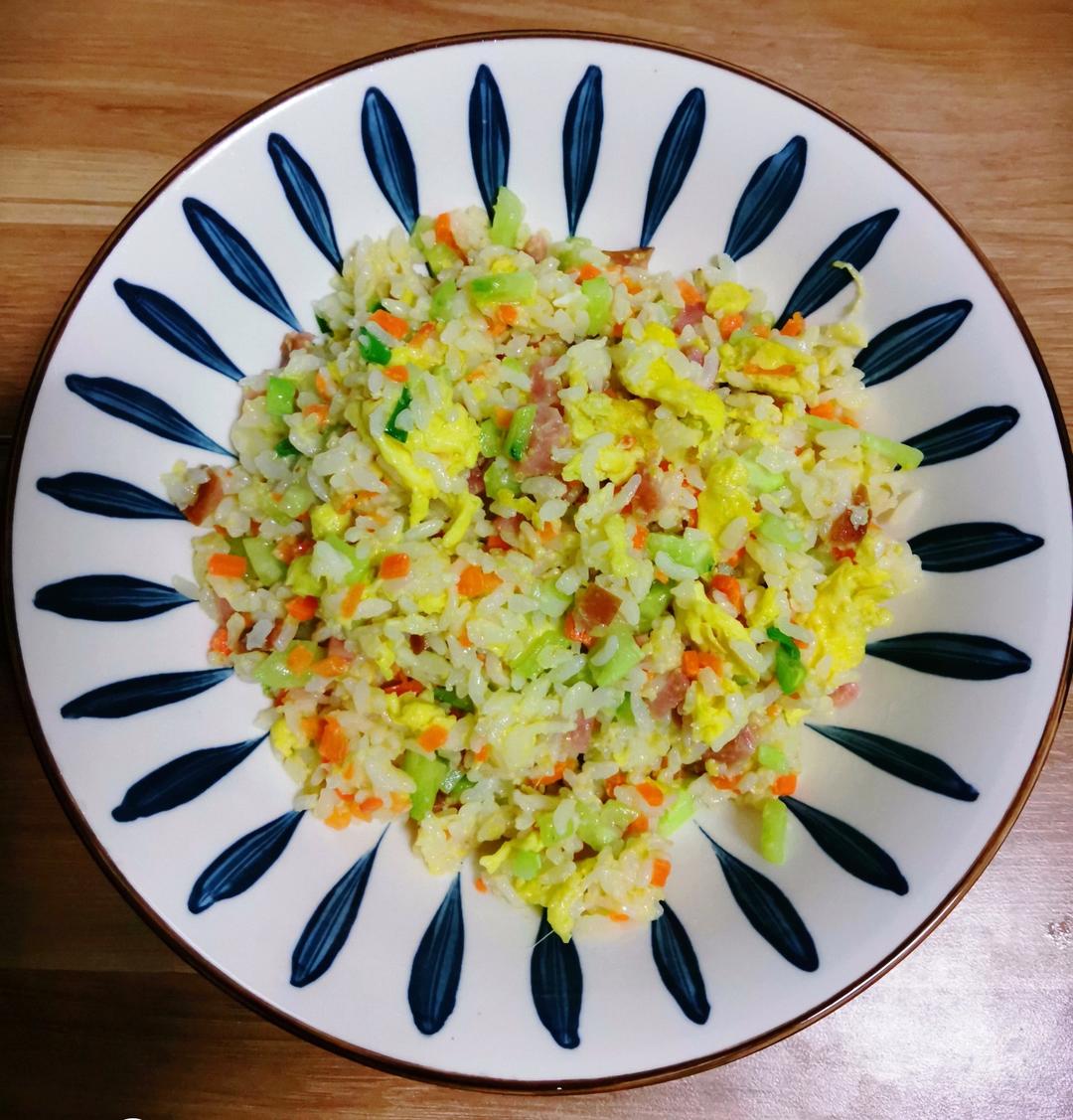 扬州炒饭（剩饭变美食，从此不剩饭）