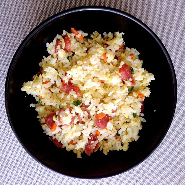 粒粒黄金腊肠炒饭（简易版）