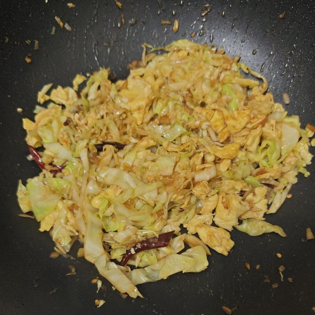 包菜粉丝炒鸡蛋