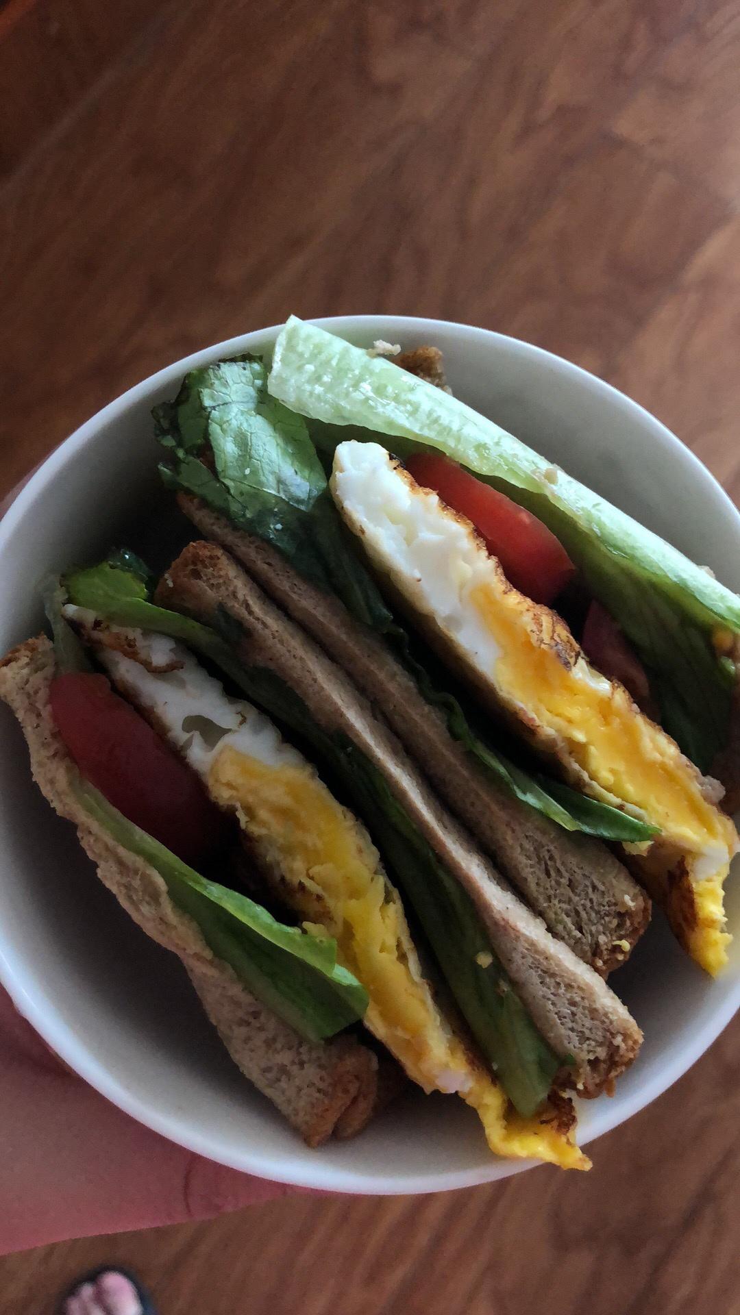 轻食早餐三明治的做法步骤图 怎么做好吃 莉儿努力变细中 下厨房