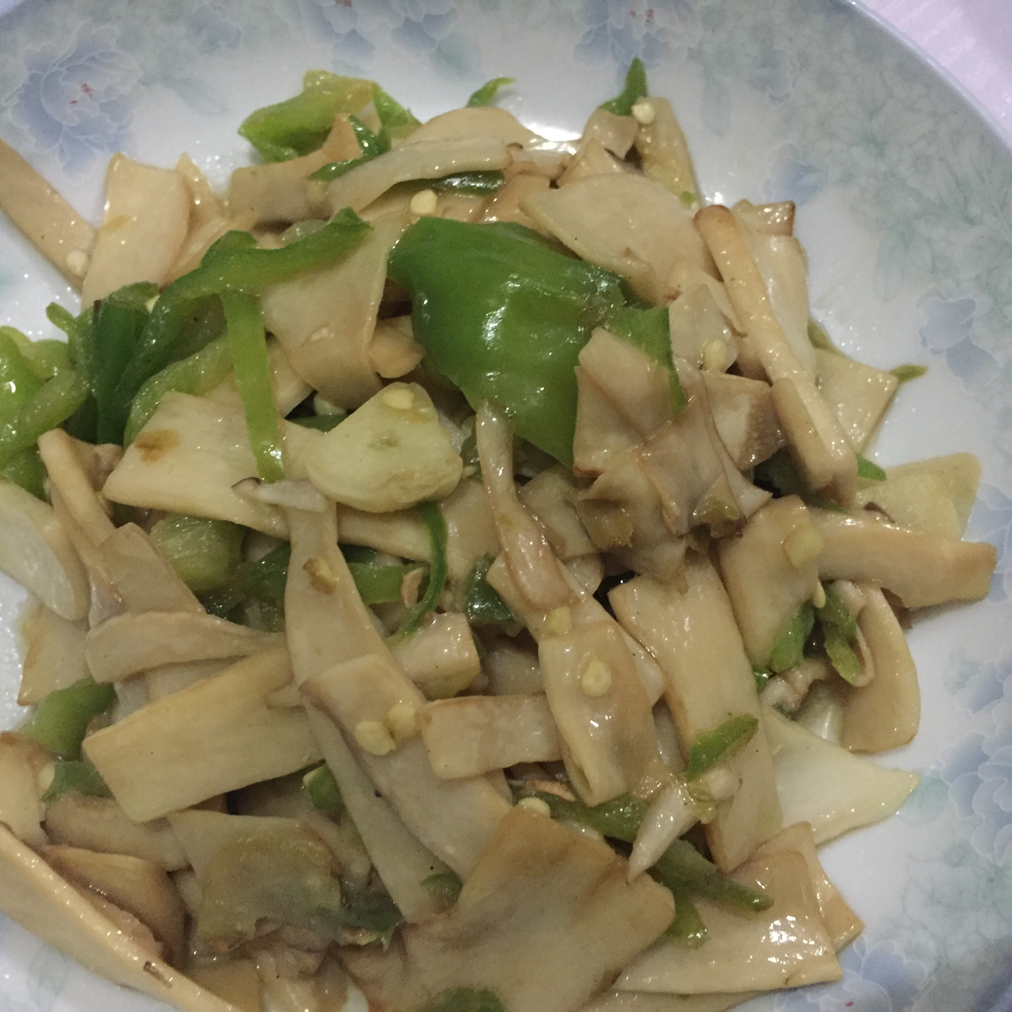 青椒素炒杏鲍菇