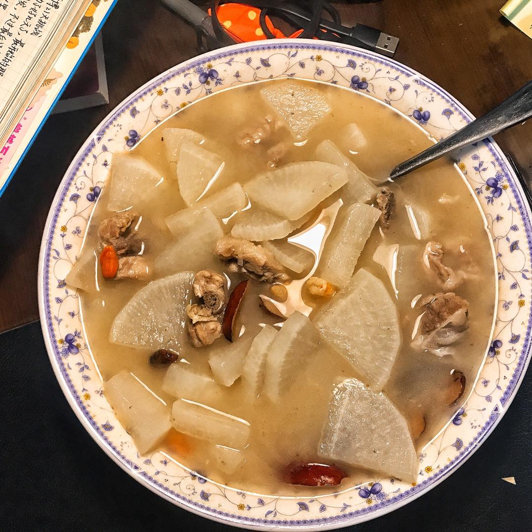 萝卜排骨汤