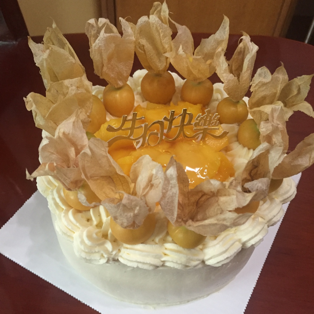 奶油水果装饰蛋糕