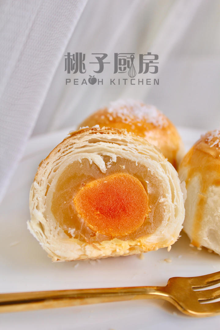 莲蓉蛋黄酥