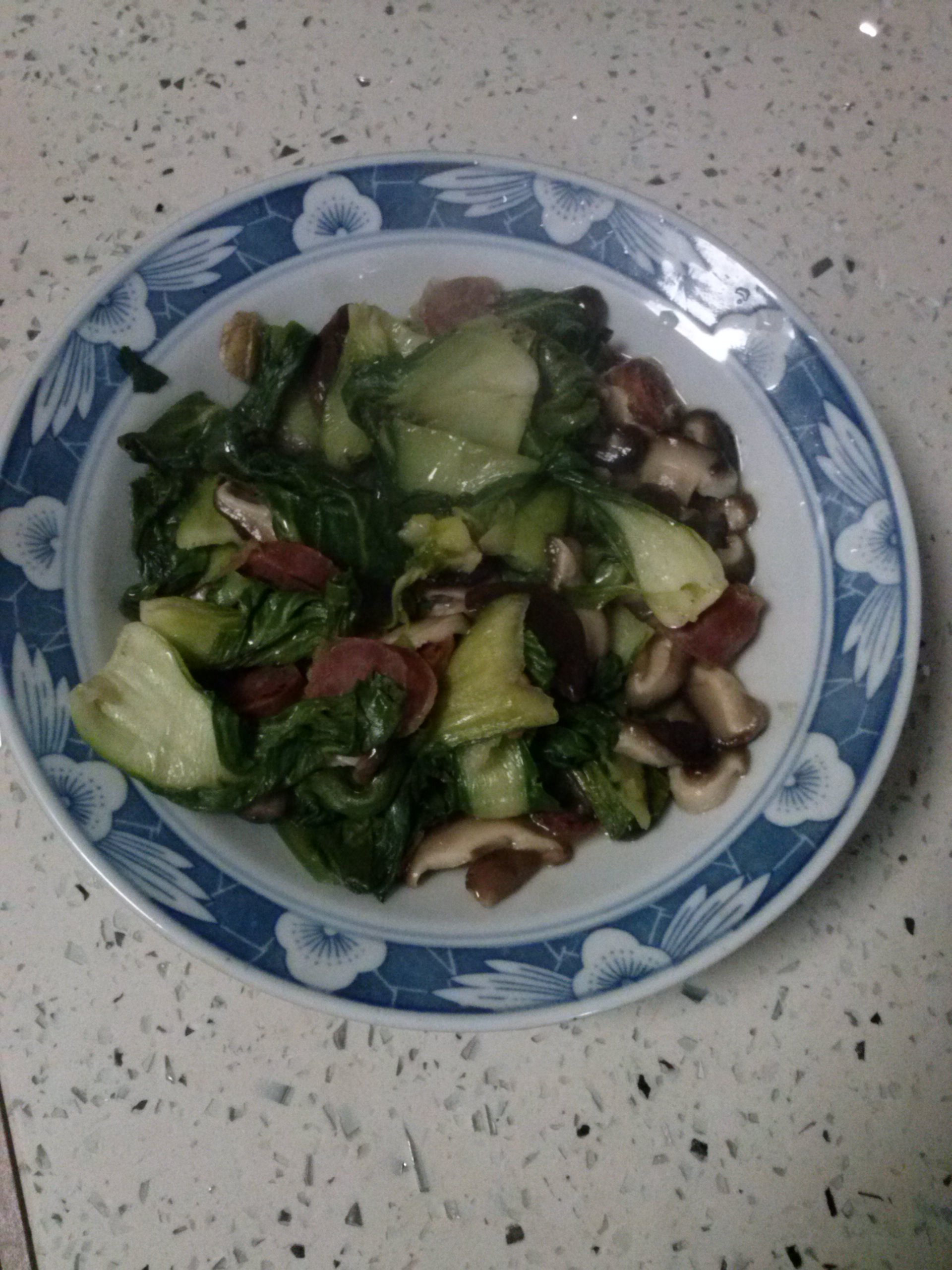 腊肠炒小白菜