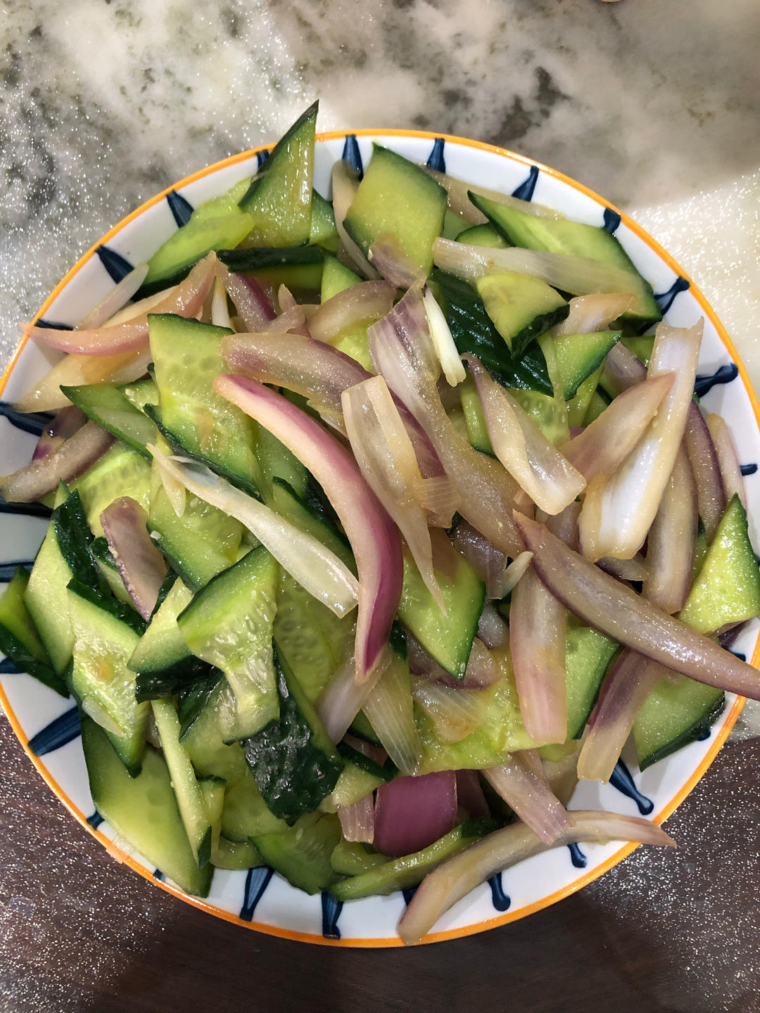 洋葱炒黄瓜  😋好吃极了