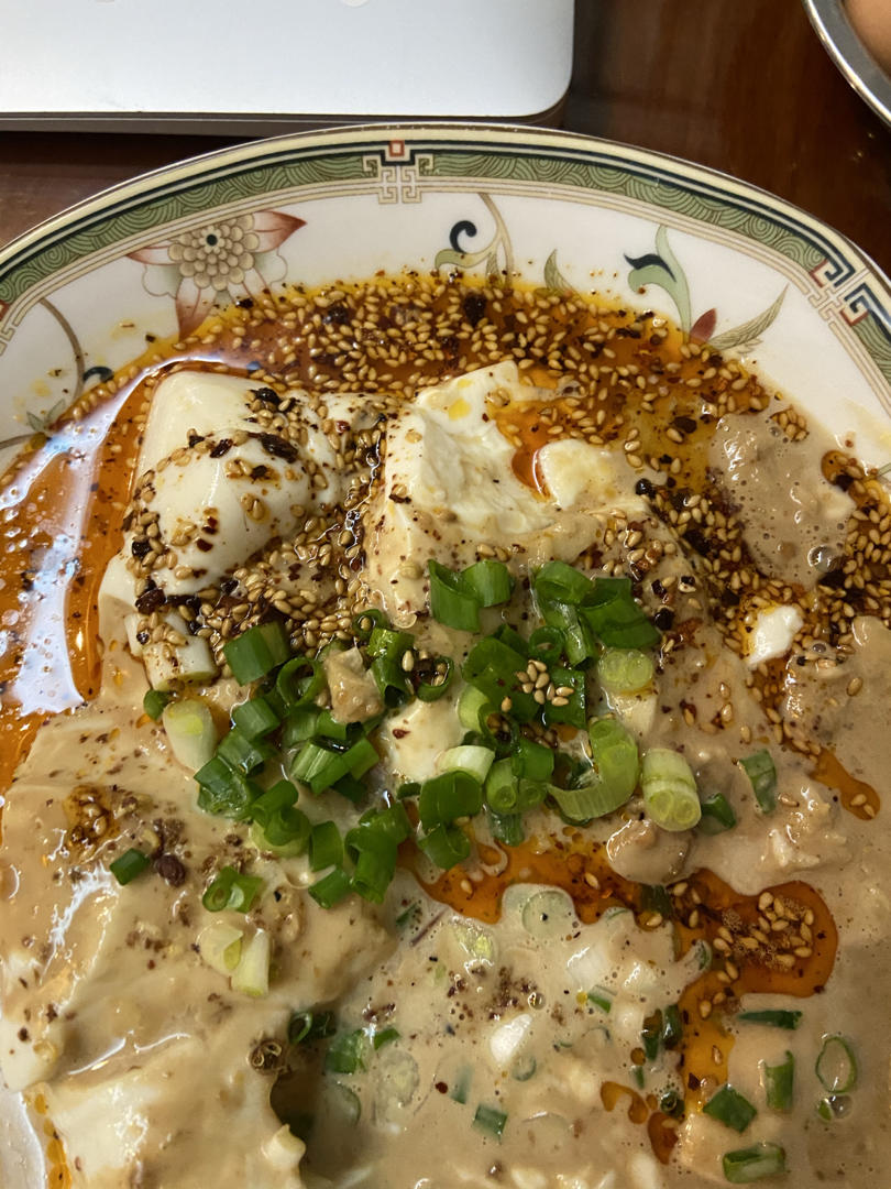 重庆老店的招牌菜，直接干掉几碗白米饭的——淋汁豆腐