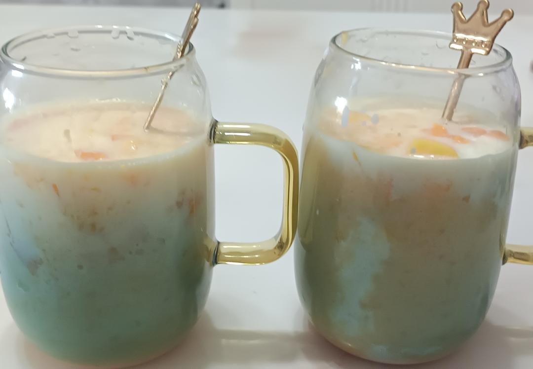 最简单的夏日凉品芒果奶昔