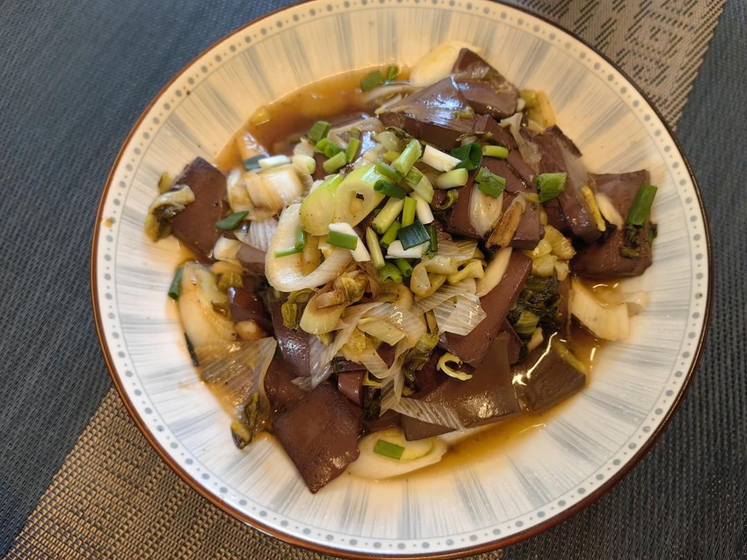 大葱冒鸭血（炒鸭血）