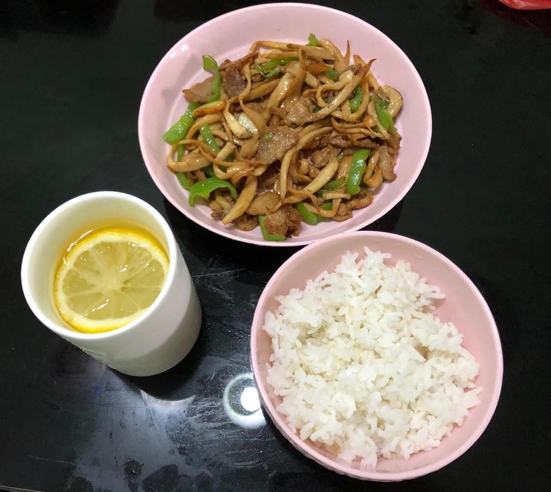 手撕杏鲍菇炒肉