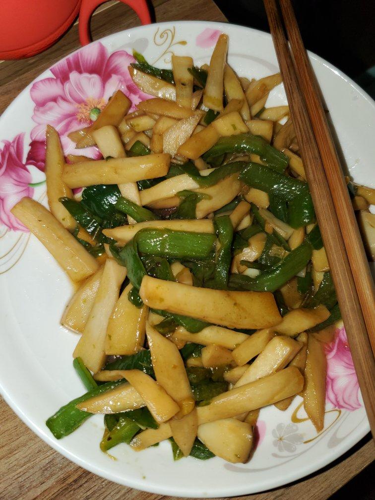 青椒素炒杏鲍菇
