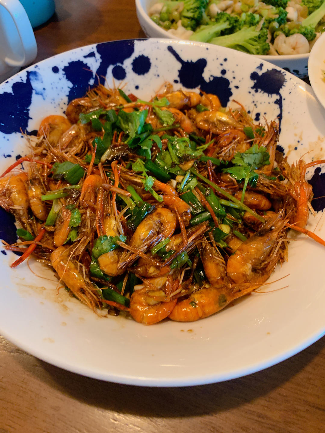 完爆各大餐馆的油爆小河虾