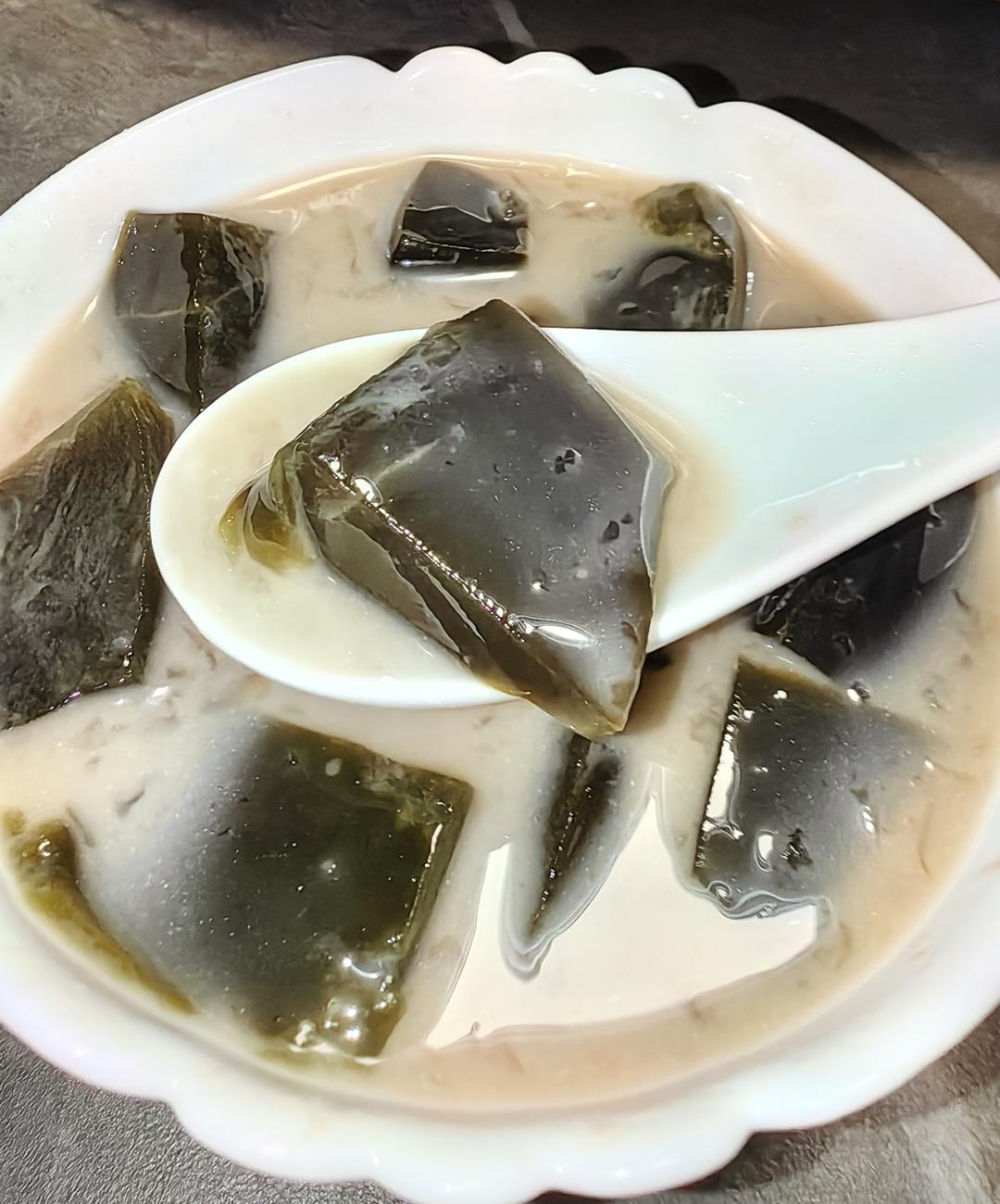 绿色烧仙草