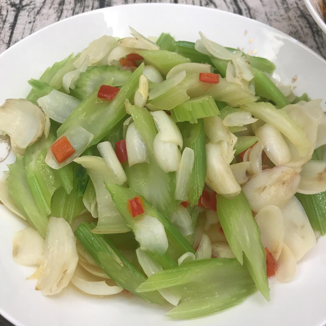 西芹炒百合怎样做到清爽又入味儿