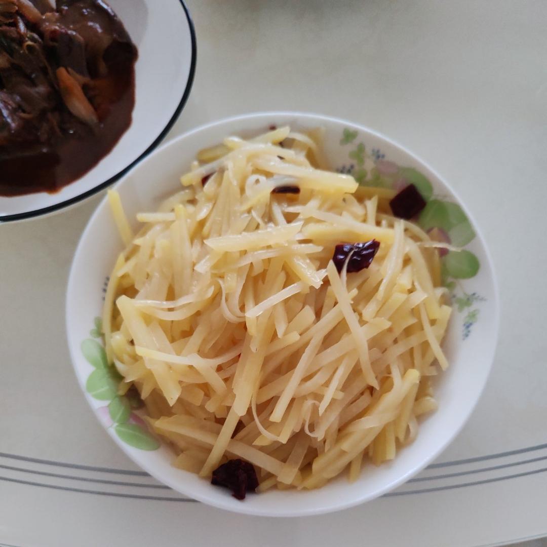 酸辣土豆丝的家常做法 超级下饭