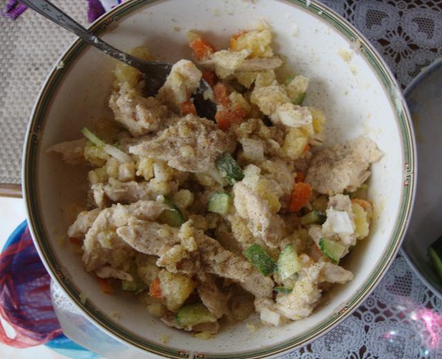 鸡肉土豆蔬菜沙拉（石记）的做法