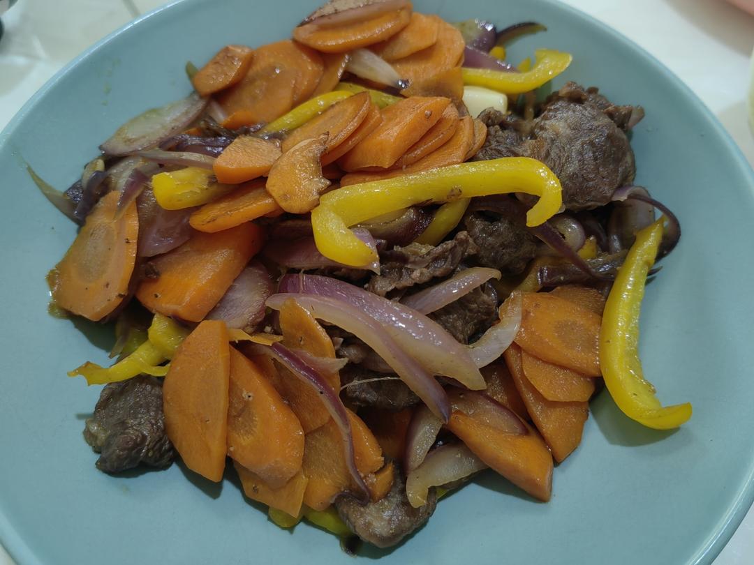 彩椒炒牛肉