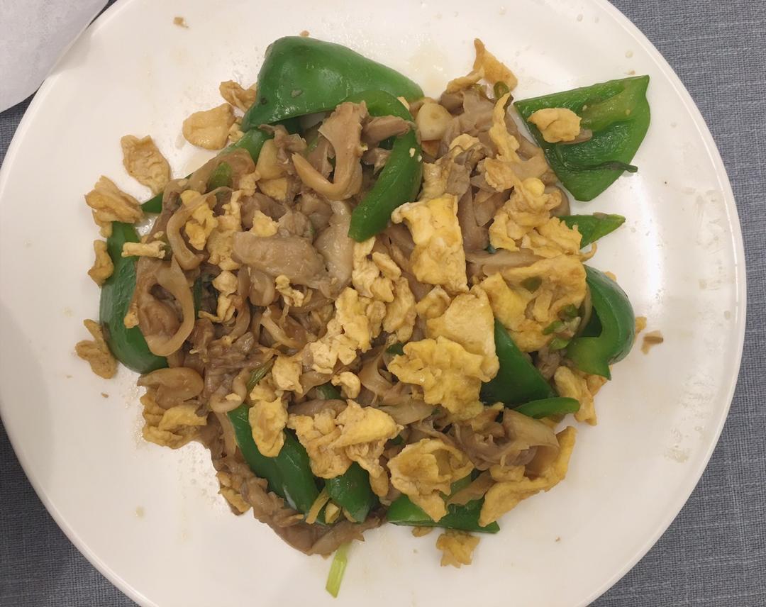 平菇青椒炒鸡蛋 好吃又营养的超快手家常菜