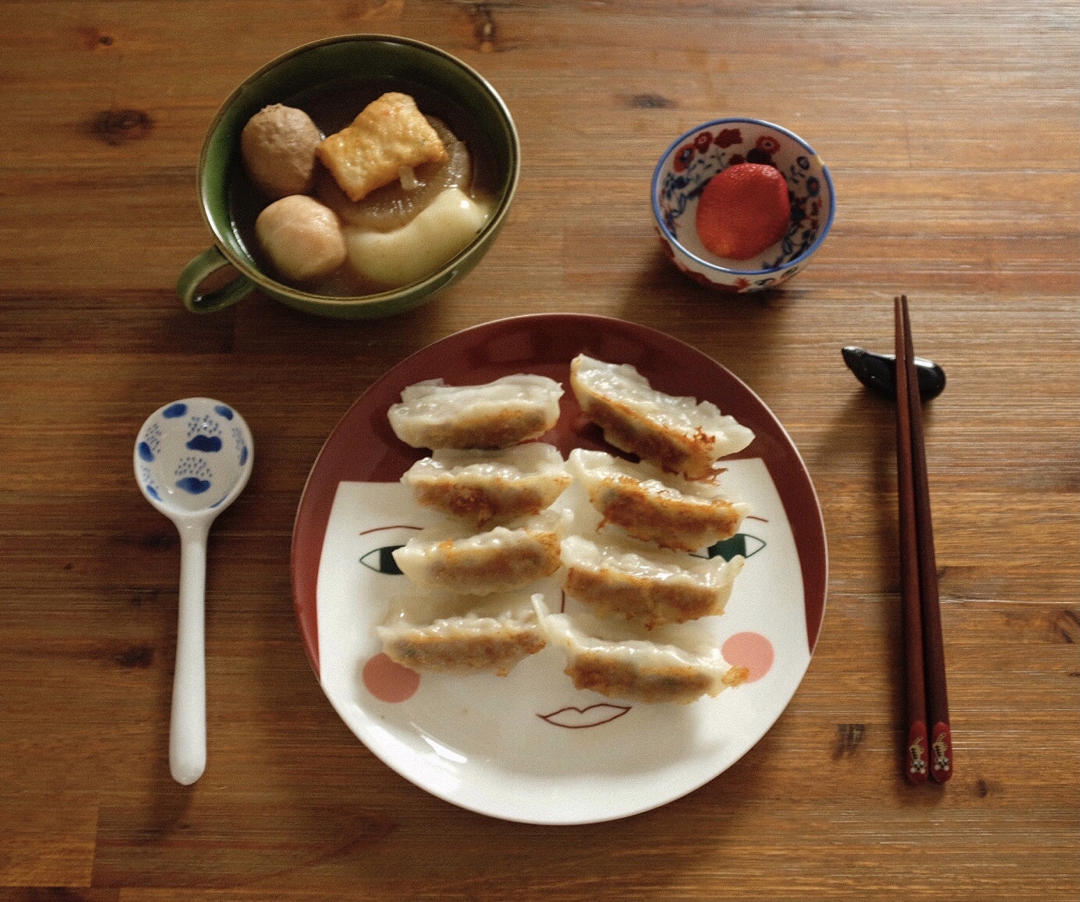 冰箱冷冻水饺做煎饺