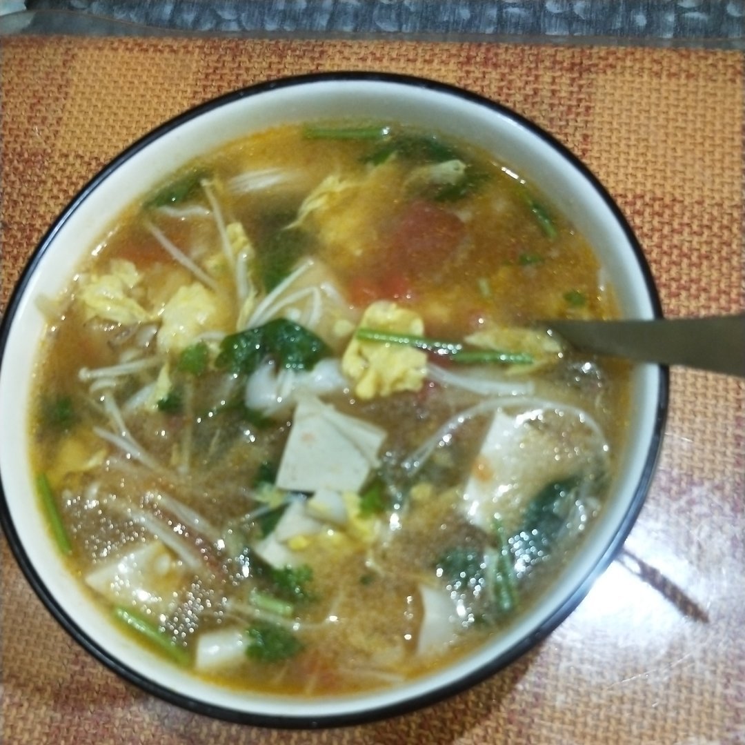 豆腐海鲜蘑菇汤