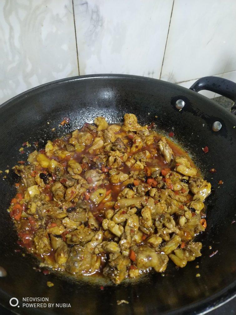 自制：广东茂名特色小吃沙煲粉的辣鸡