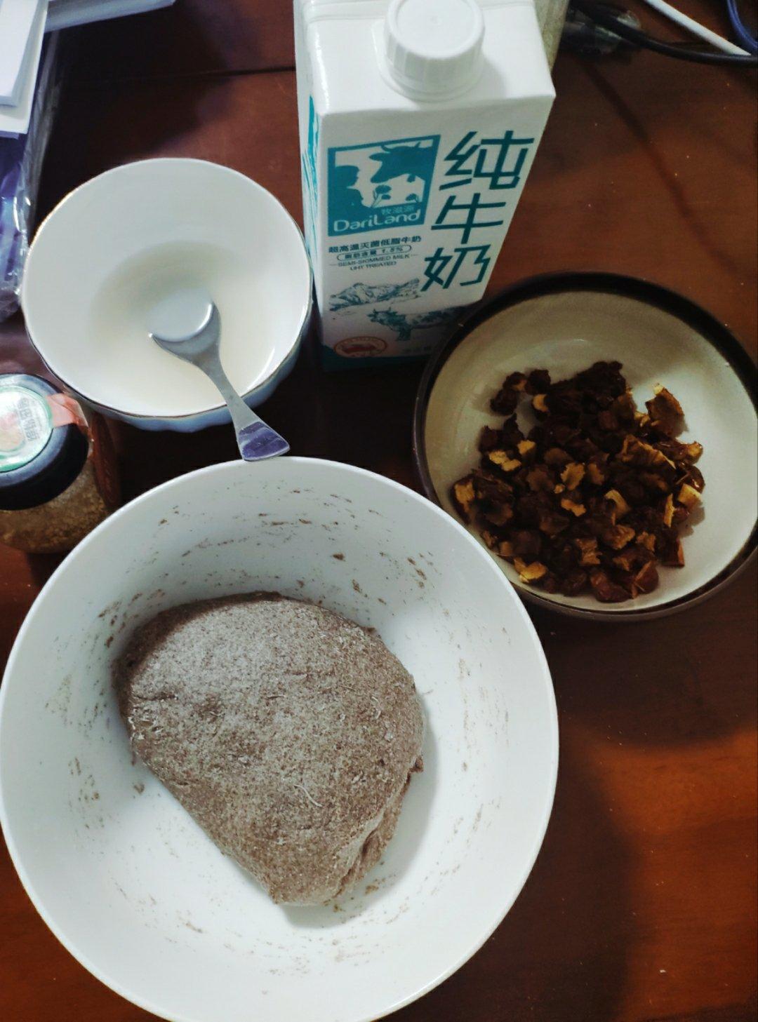 黑芝麻红枣全麦馒头