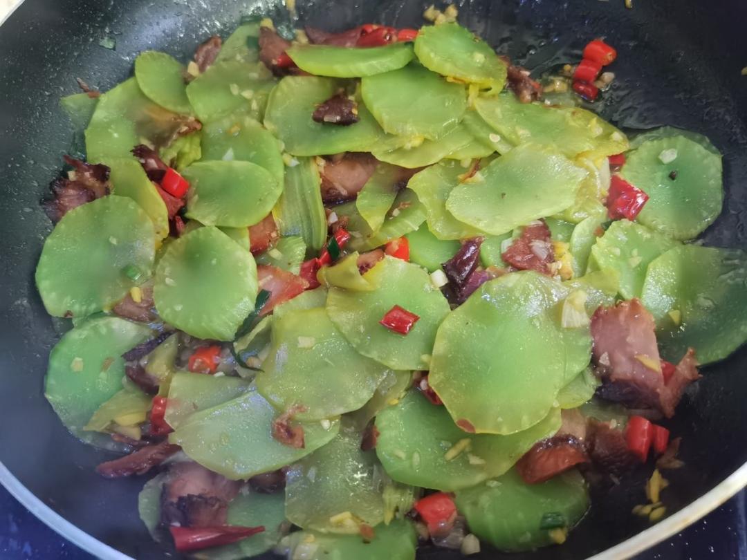 莴笋炒腊肉