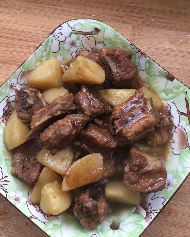 红烧排骨土豆