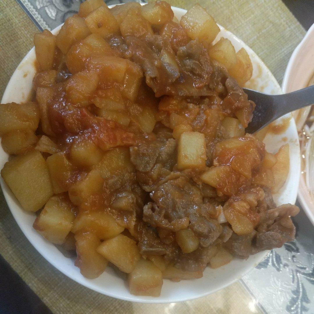 好吃到舔碗底的土豆肥牛拌饭