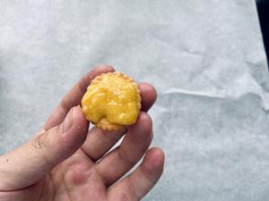 咸蛋黄 拉丝 夹心饼干（超级可口😋的小零食）的做法 步骤11