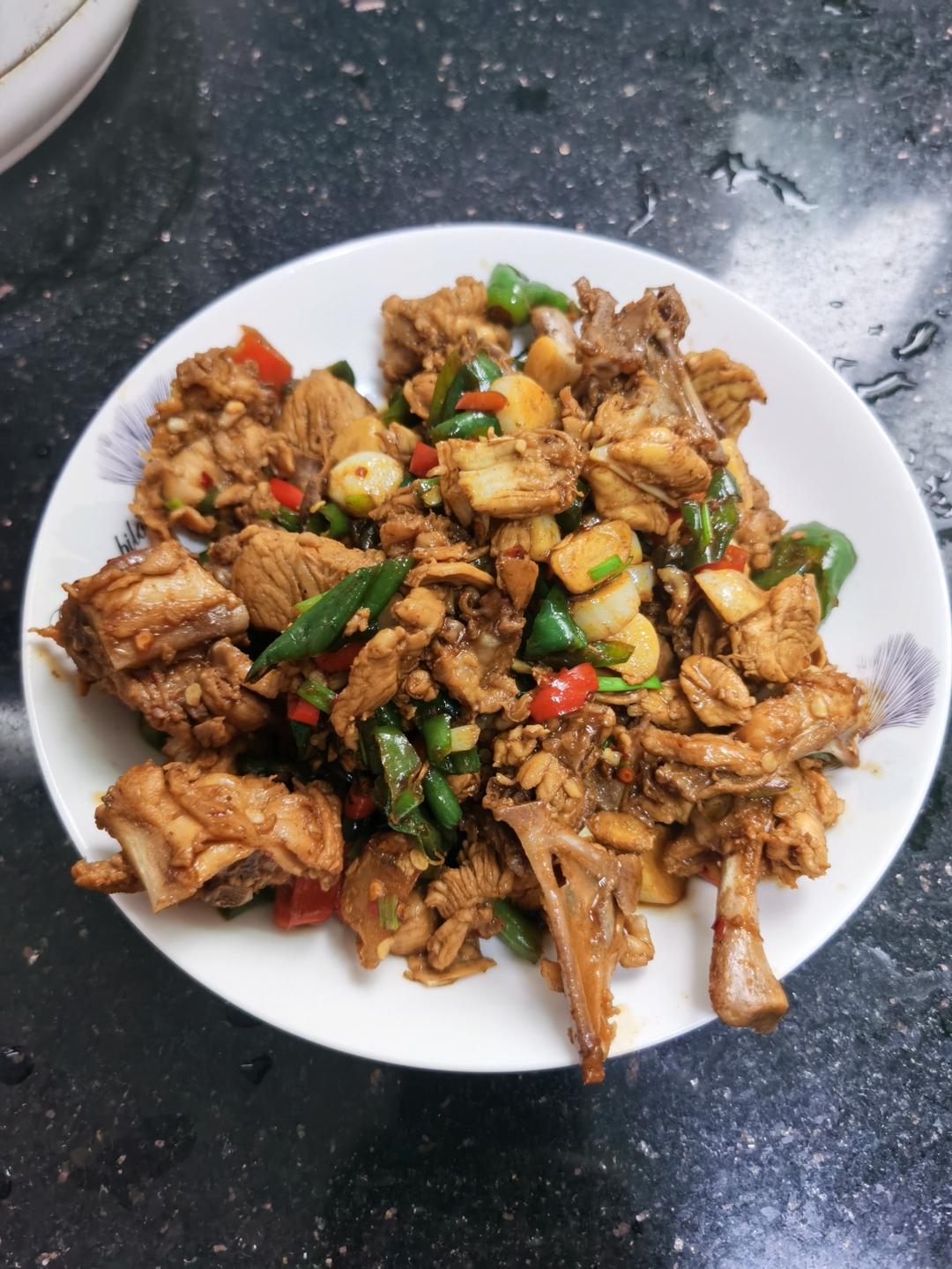 小炒鸡（鲜辣入味很下饭）