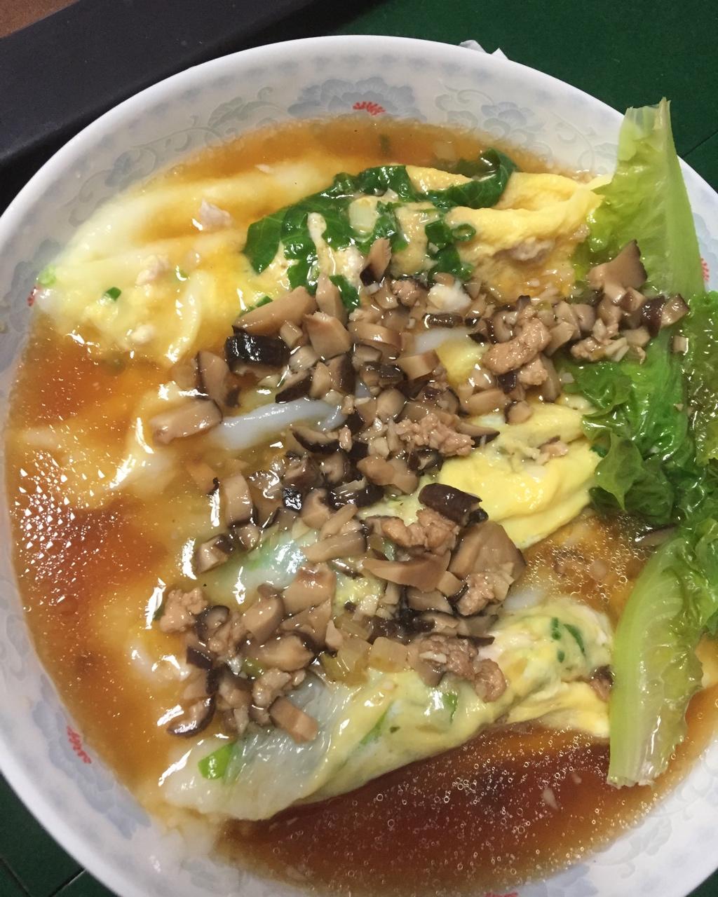 大脸妹筱筱做的香菇酱汁薄肠粉